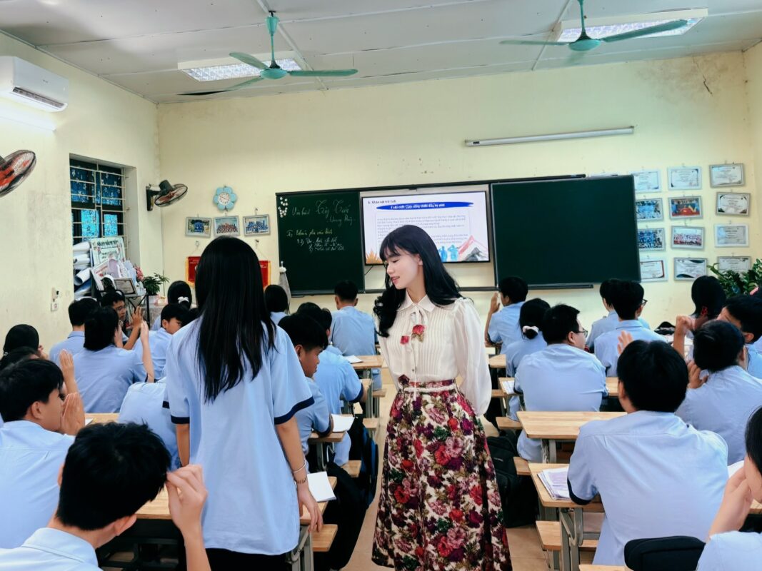 🌸 HOA TRÊN BỤC GIẢNG 🌸